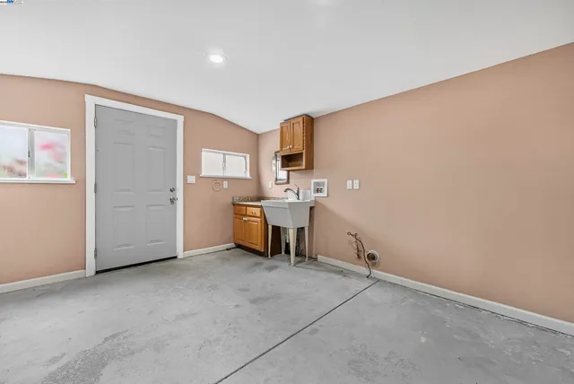 $599,999 | 931 East 23rd Street, Oakland, CA 94606