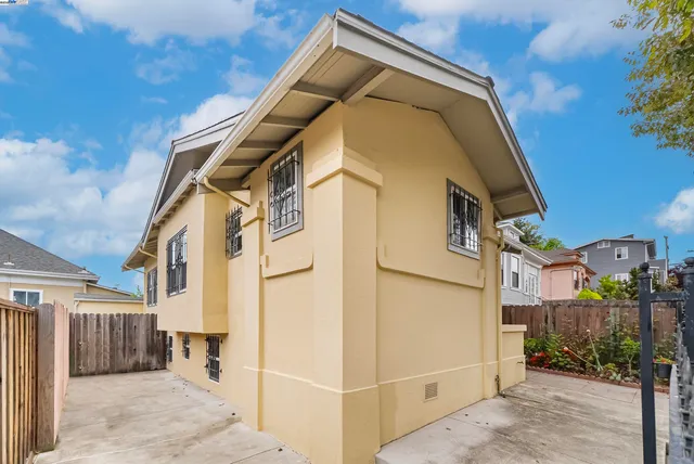 a view of a house with a outdoor space
