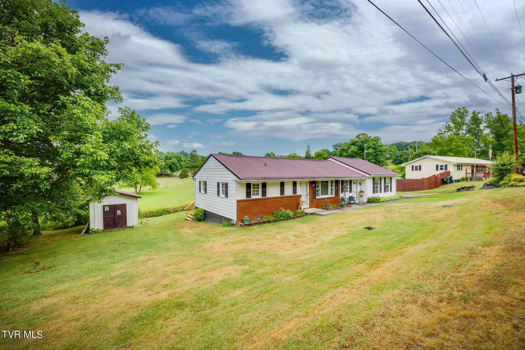 705 New Beason Well Road Kingsport, TN 37660 - Photo 2 of 35 003