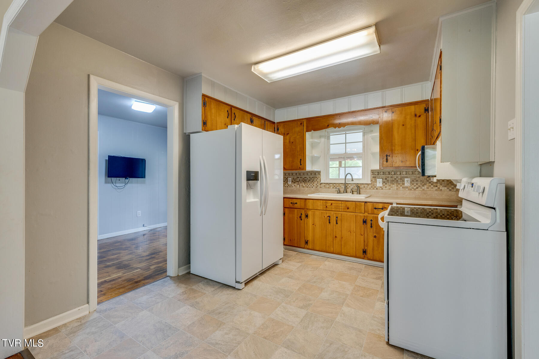 705 New Beason Well Road Kingsport, TN 37660 - Photo 8 of 35 008