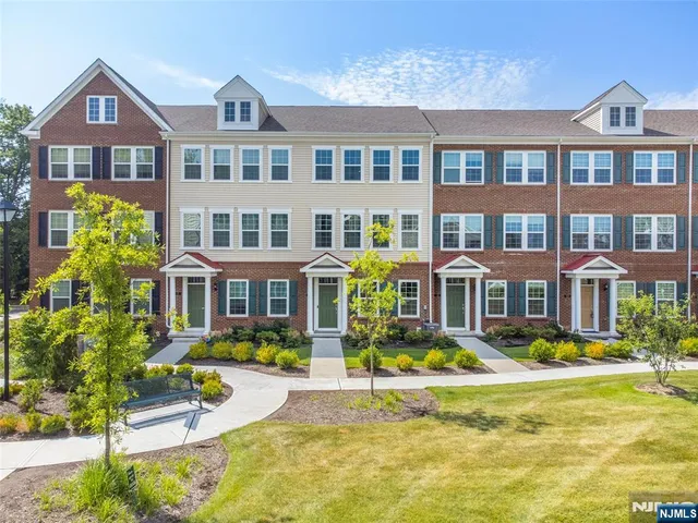 $4,875 | 9 Landmark Lane, Unit 1003, Fair Lawn, NJ 07410