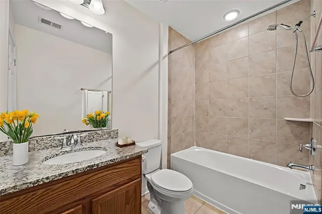 $4,875 | 9 Landmark Lane, Unit 1003, Fair Lawn, NJ 07410