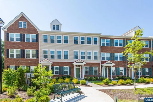$4,875 | 9 Landmark Lane, Unit 1003, Fair Lawn, NJ 07410