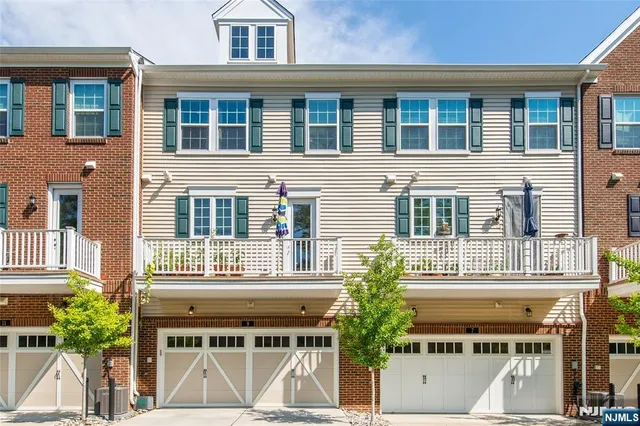 $4,875 | 9 Landmark Lane, Unit 1003, Fair Lawn, NJ 07410