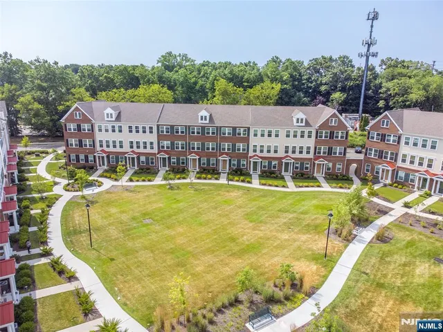 $4,875 | 9 Landmark Lane, Unit 1003, Fair Lawn, NJ 07410