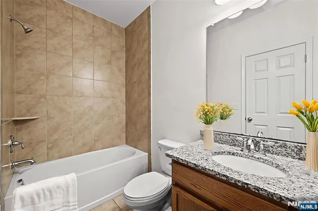 $4,875 | 9 Landmark Lane, Unit 1003, Fair Lawn, NJ 07410