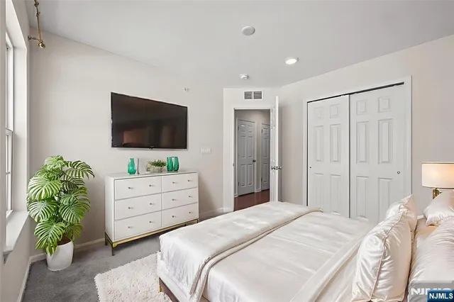 $4,875 | 9 Landmark Lane, Unit 1003, Fair Lawn, NJ 07410