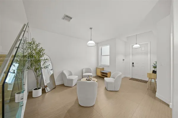 $4,000 | 11613 Northwest 78th Street, Unit 11613, Doral, FL 33178