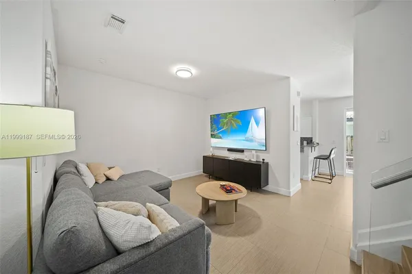 $4,000 | 11613 Northwest 78th Street, Unit 11613, Doral, FL 33178