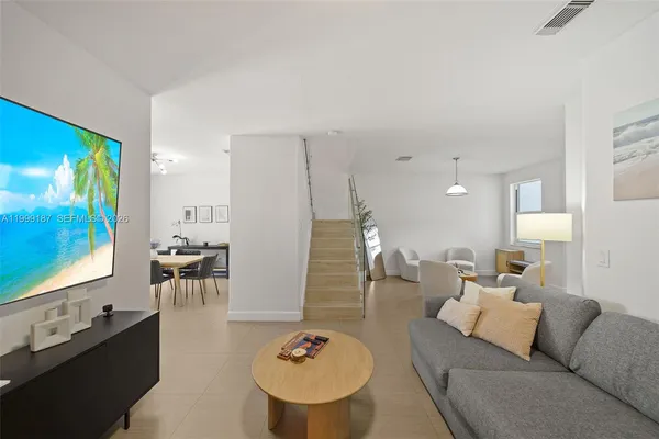$4,000 | 11613 Northwest 78th Street, Unit 11613, Doral, FL 33178