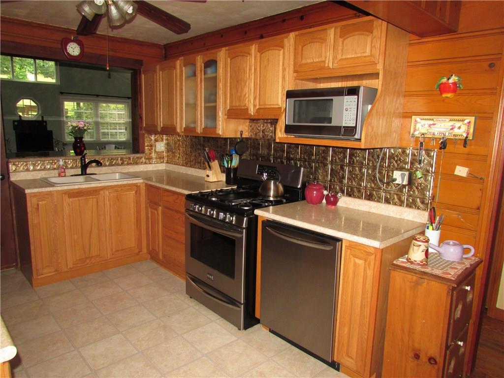 680 Fallen Timber Road Elizabeth, PA 15037 - Photo 19 of 25 Newer kitchen with granite island
