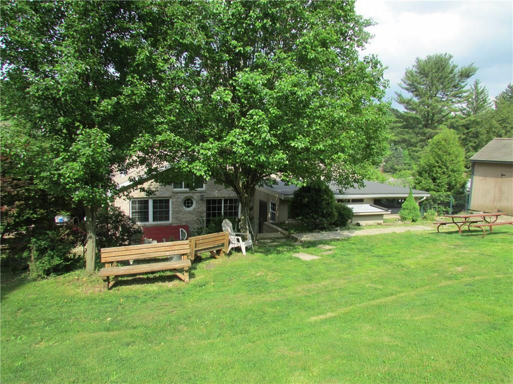 680 Fallen Timber Road Elizabeth, PA 15037 - Photo 4 of 25 Back of House