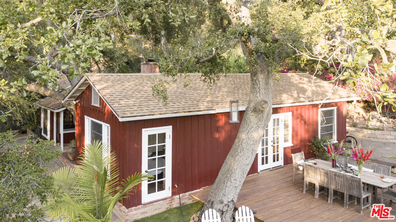 21042 Entrada Road Topanga, CA 90290 - Photo 12 of 49