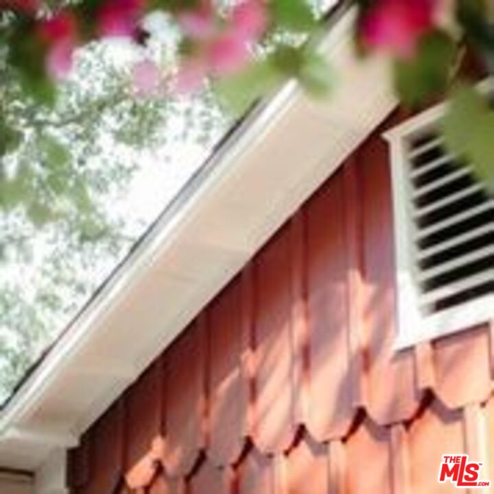 21042 Entrada Road Topanga, CA 90290 - Photo 5 of 49 a close up of a street view