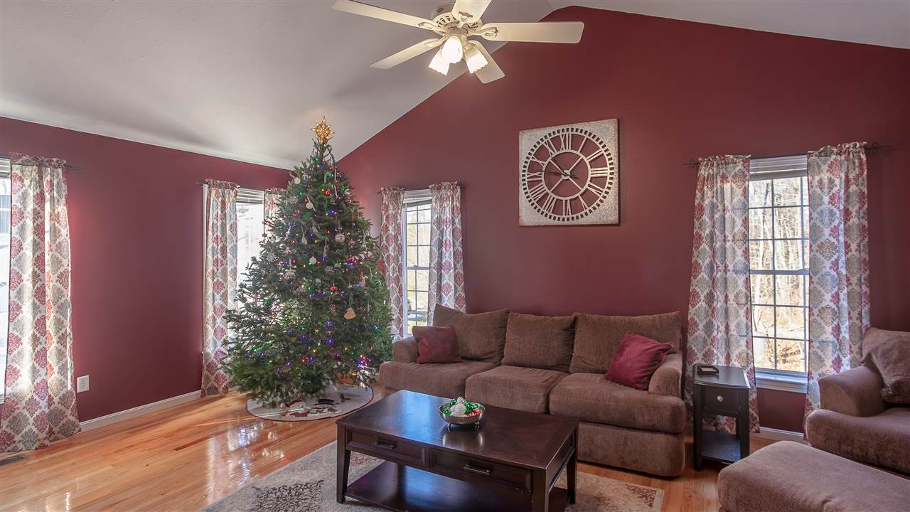 35 Streamside Drive Manchester, NH 03102 - Photo 16 of 33 Gallery Image 16