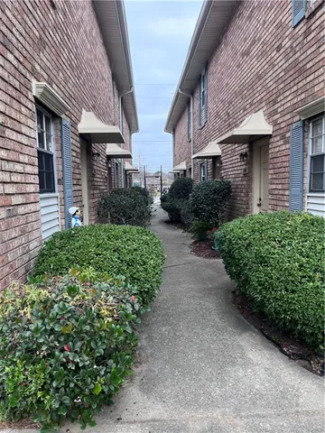 $1,650 | 5204 West Napoleon Avenue, Unit 101, Metairie, LA 70001