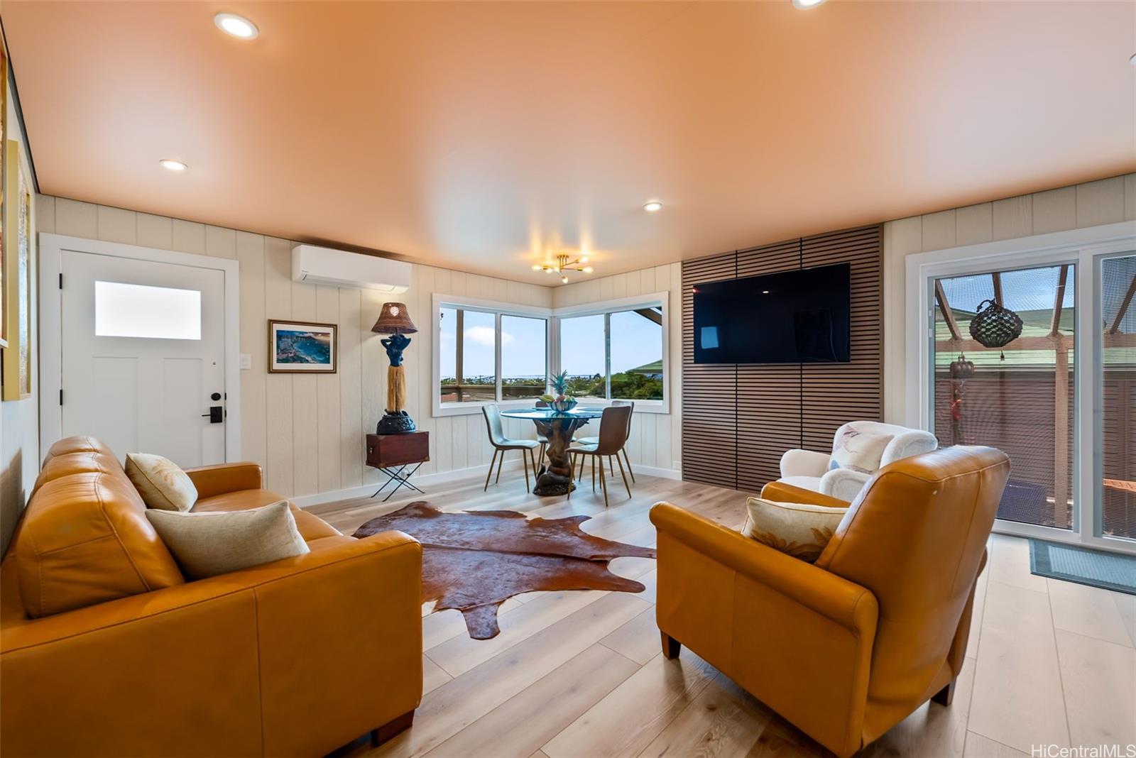 1358 Makaikoa Street Honolulu, HI 96821 - Photo 8 of 25 Living Area
