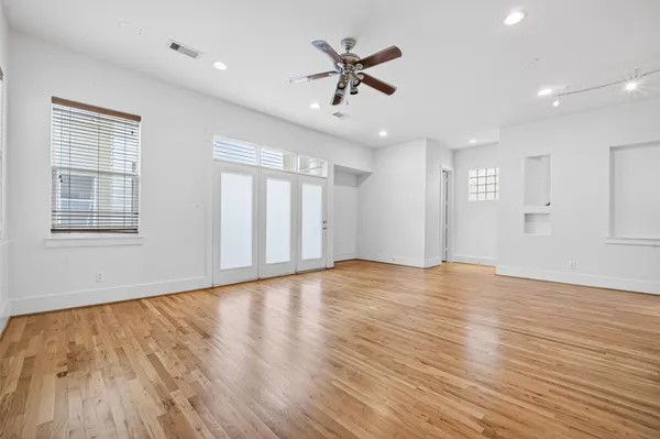 $2,500 | 5427 Kansas Street, Unit B, Houston, TX 77007