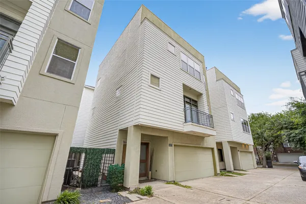 $2,500 | 5427 Kansas Street, Unit B, Houston, TX 77007