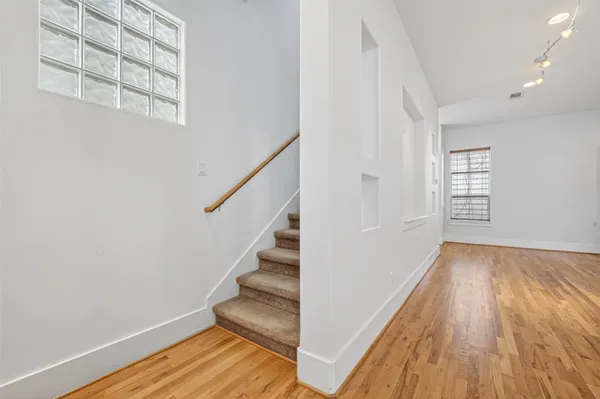 $2,500 | 5427 Kansas Street, Unit B, Houston, TX 77007