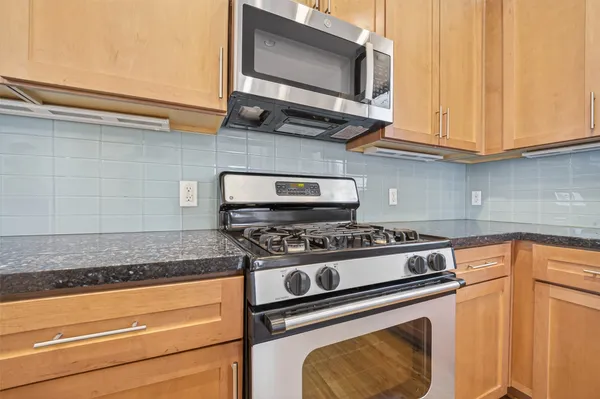 $2,500 | 5427 Kansas Street, Unit B, Houston, TX 77007