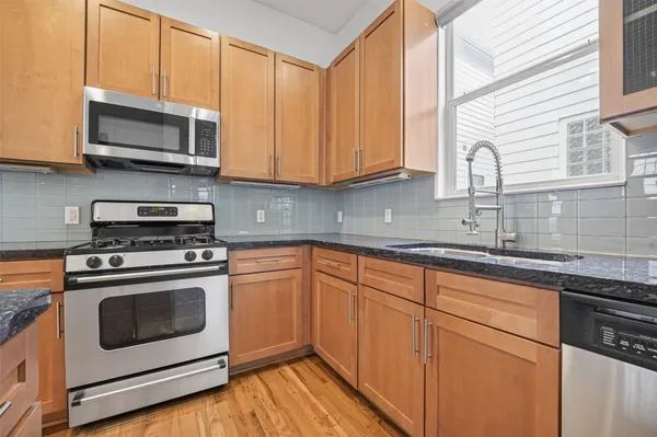 $2,500 | 5427 Kansas Street, Unit B, Houston, TX 77007