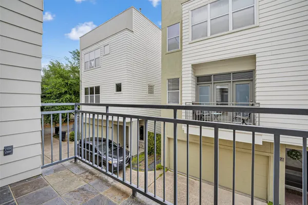 $2,500 | 5427 Kansas Street, Unit B, Houston, TX 77007