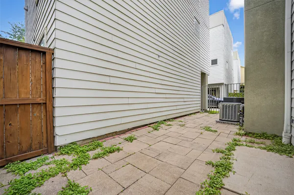 $2,500 | 5427 Kansas Street, Unit B, Houston, TX 77007