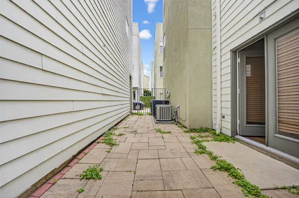 $2,500 | 5427 Kansas Street, Unit B, Houston, TX 77007