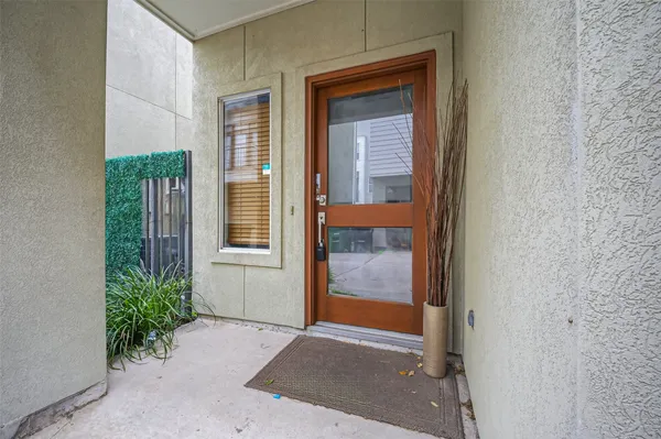 $2,500 | 5427 Kansas Street, Unit B, Houston, TX 77007