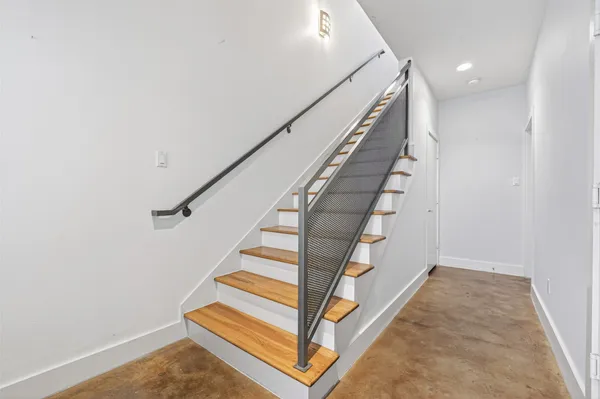 $2,500 | 5427 Kansas Street, Unit B, Houston, TX 77007