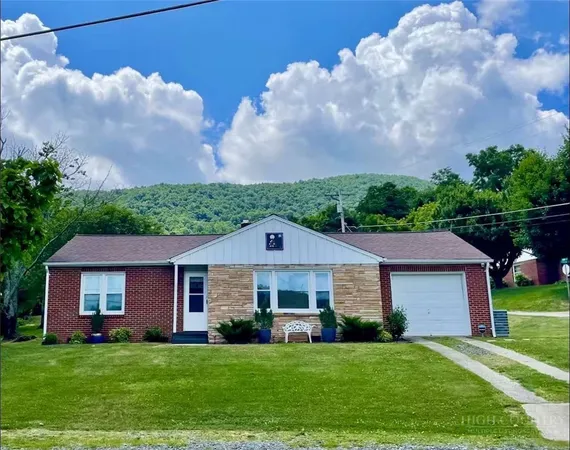 $329,000 | 200 South Church Avenue, West Jefferson, NC 28694