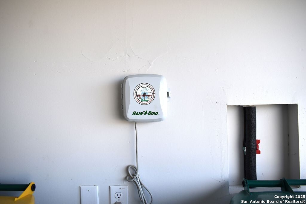 9210 Espadrille Run Converse, TX 78109 - Photo 16 of 17 a view of door lock