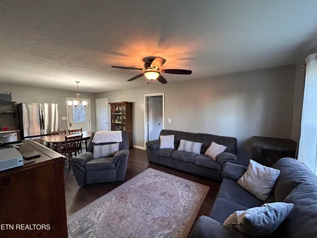 $475,000 | 1013 Highway 61, Blaine, TN 37709