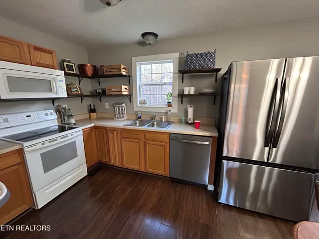 $475,000 | 1013 Highway 61, Blaine, TN 37709