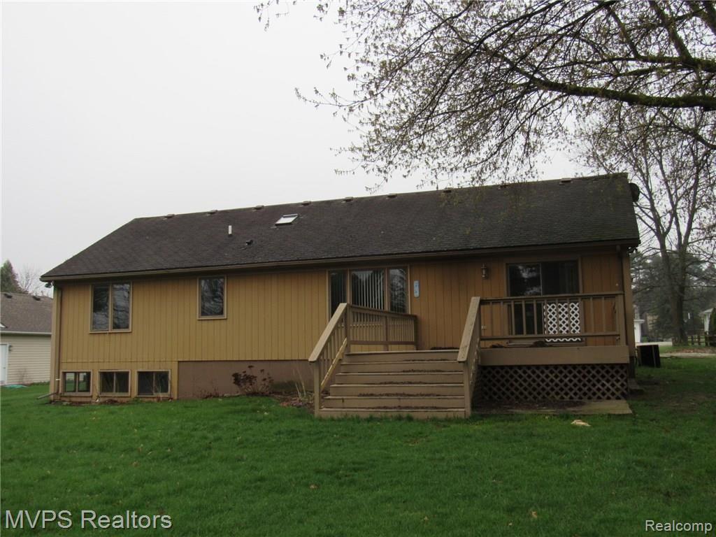 565 South Newman Road Lake Orion, MI 48362 - Photo 4 of 22 IMG_1744.JPG