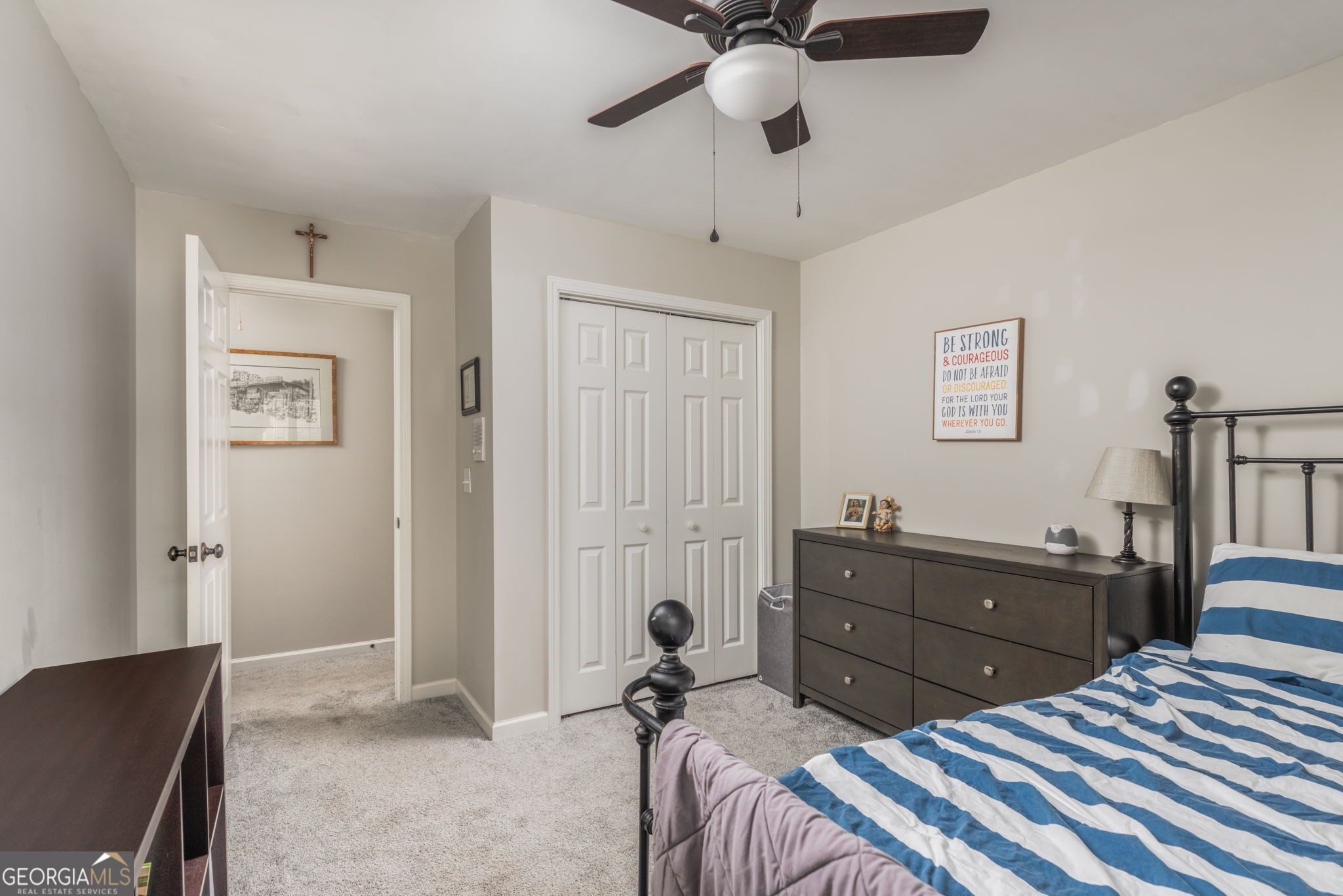 144 Cambridge Way Macon, GA 31220 - Photo 33 of 50 a bedroom with a bed and a dresser