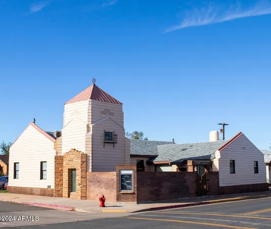 $275,000 | 601 North Berry Avenue, Winslow, AZ 86047
