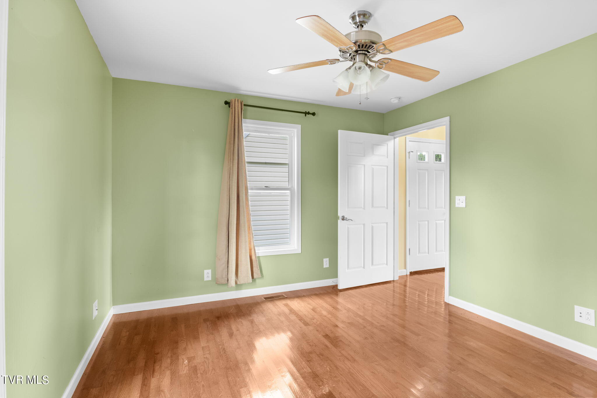 22082 Big Bass Camp Road Abingdon, VA 24211 - Photo 13 of 30 14-web-or-mls-IMG_3421