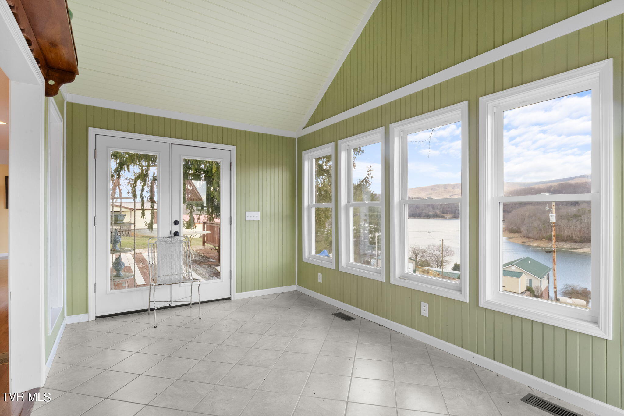 22082 Big Bass Camp Road Abingdon, VA 24211 - Photo 10 of 30 23-web-or-mls-IMG_3448