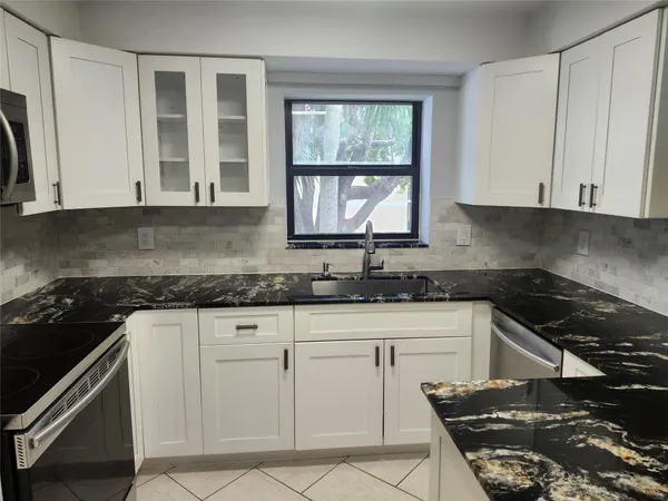 $3,000 | 16251 Golf Club Road, Unit 212, Weston, FL 33326