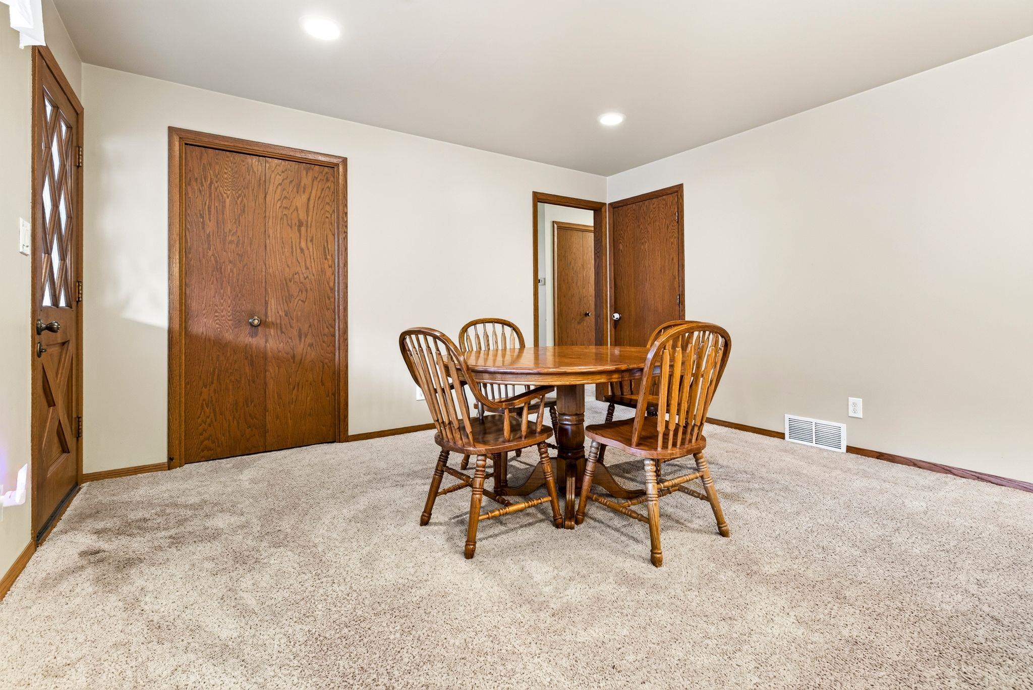 2001 North Douglas Street Appleton, WI 54914 - Photo 15 of 46