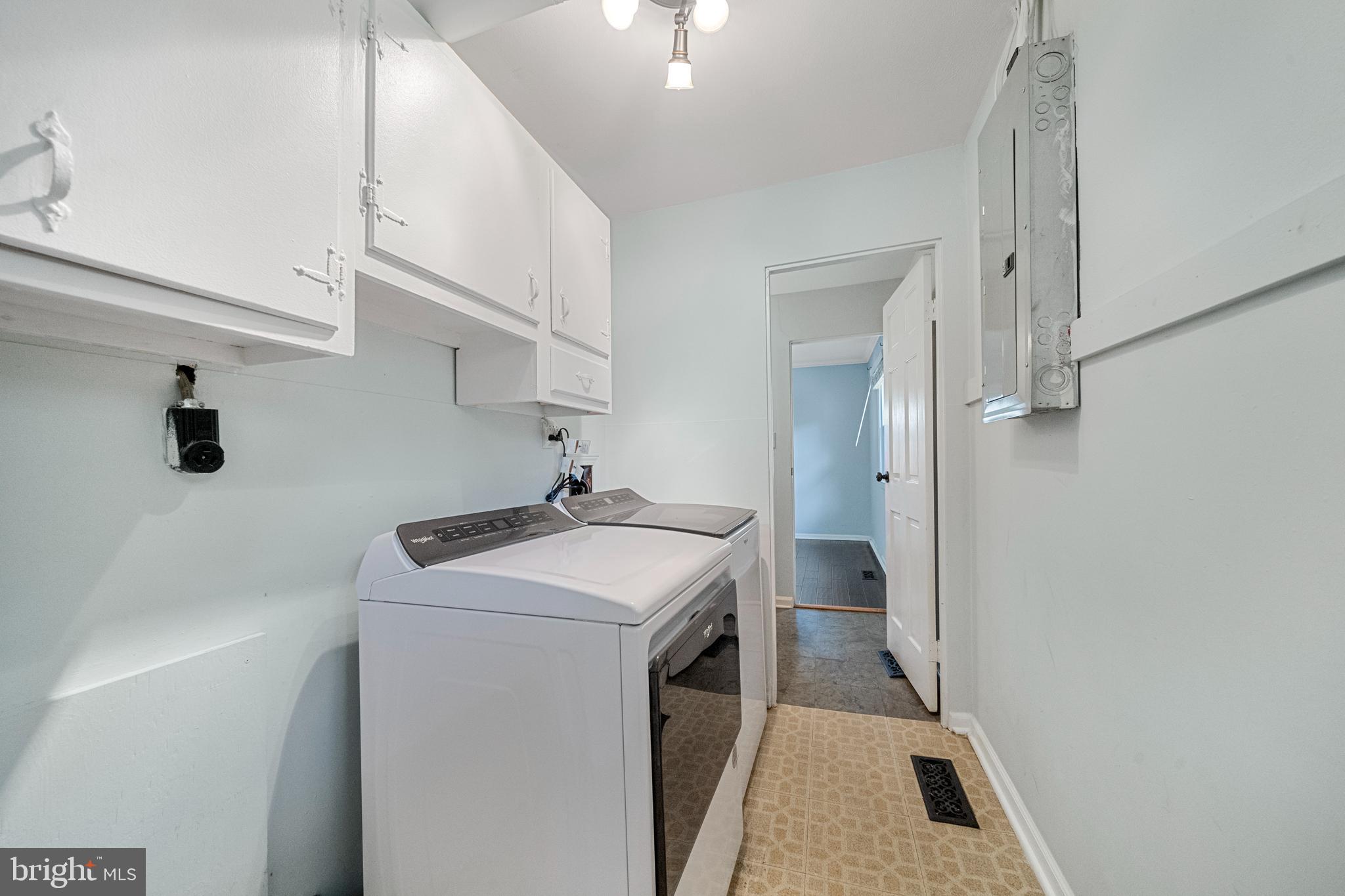 202 West Beech Road Sterling, VA 20164 - Photo 16 of 23 Laundry Room