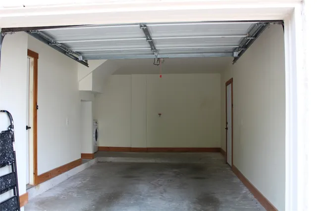 $1,350 | 107 Laurelwood Drive South, Unit B, Austin, TX 78733