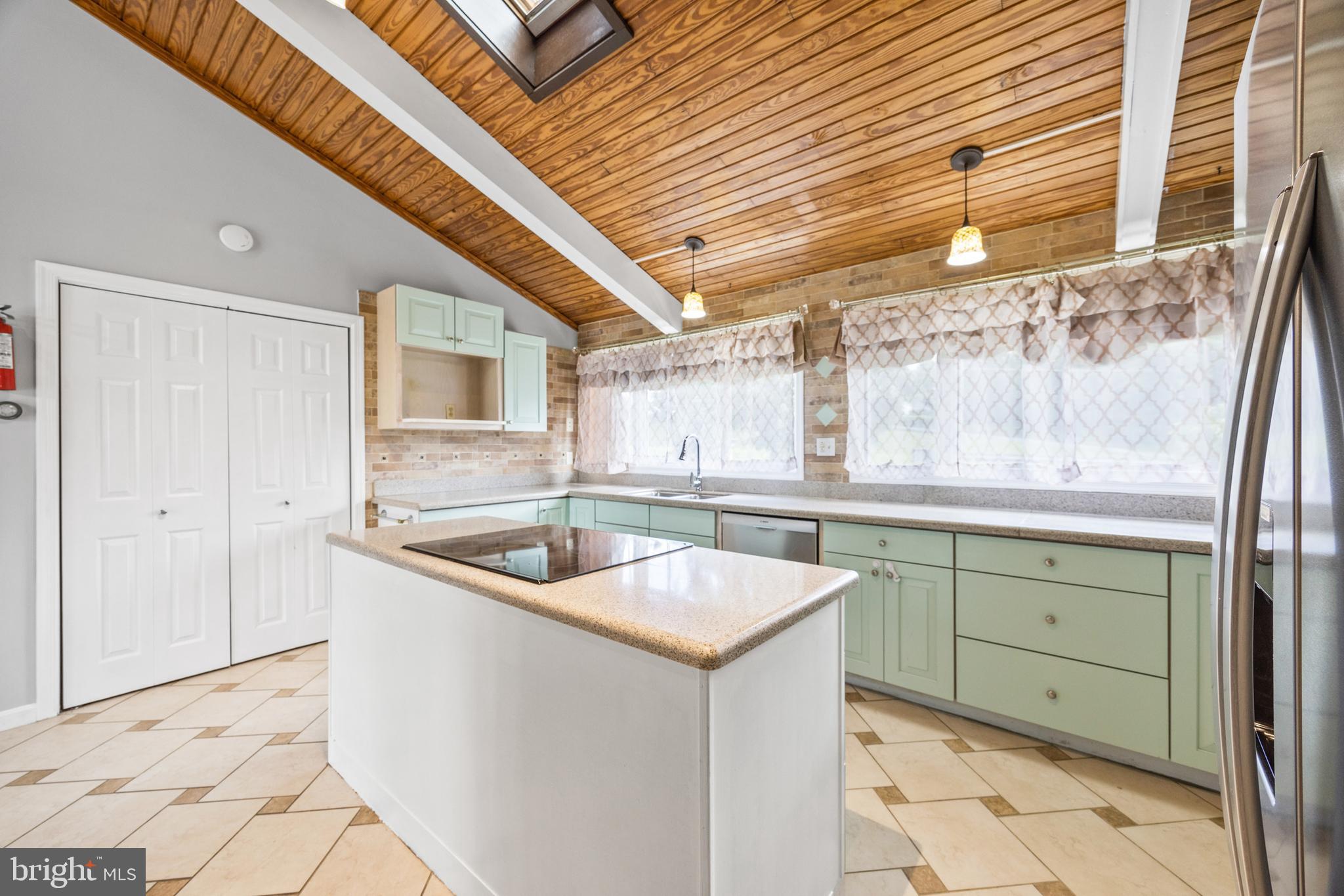 2370 Highway 211 Luray, VA 22835 - Photo 15 of 68 Kitchen