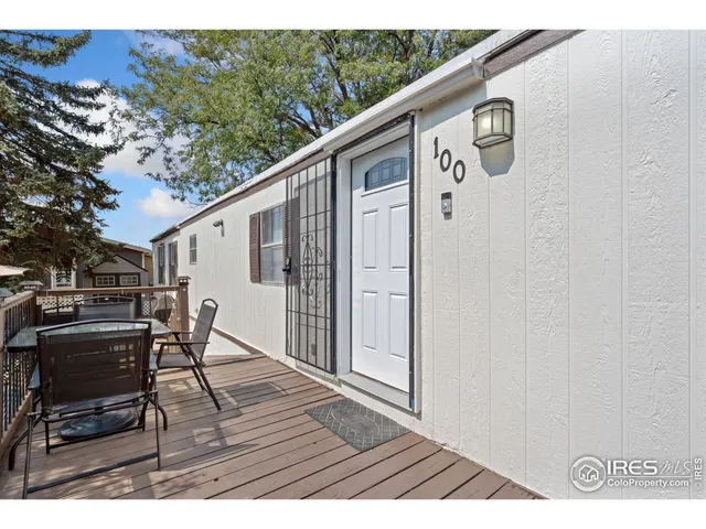 a view of outdoor space with seating space