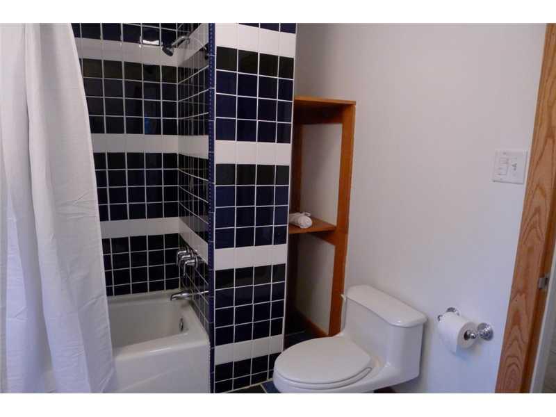 35 Rosedale Road Cheswick, PA 15024 - Photo 15 of 18 Full Bath.