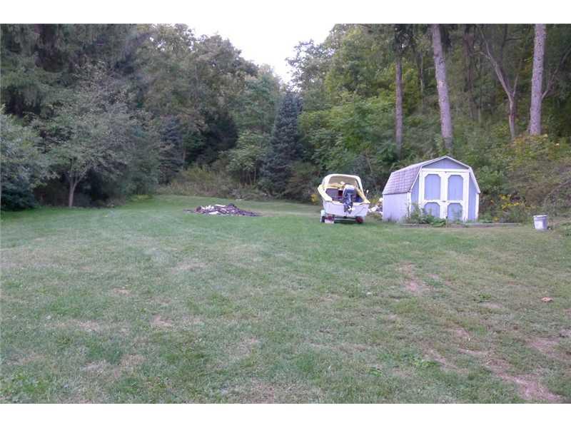 35 Rosedale Road Cheswick, PA 15024 - Photo 6 of 18 Yard/Garden.