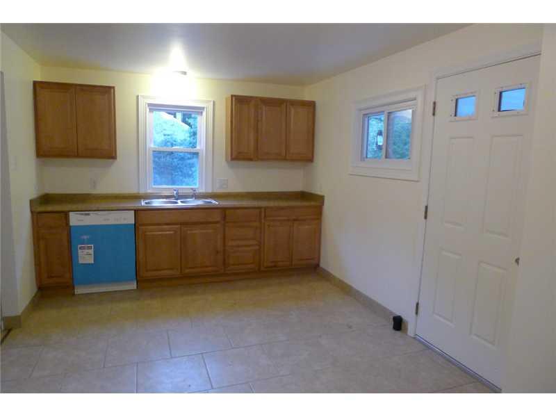 35 Rosedale Road Cheswick, PA 15024 - Photo 10 of 18 Kitchen.