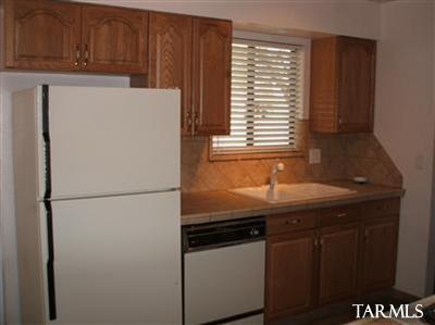 7533 North Oldfather Road Tucson, AZ 85741 - Photo 3 of 9
